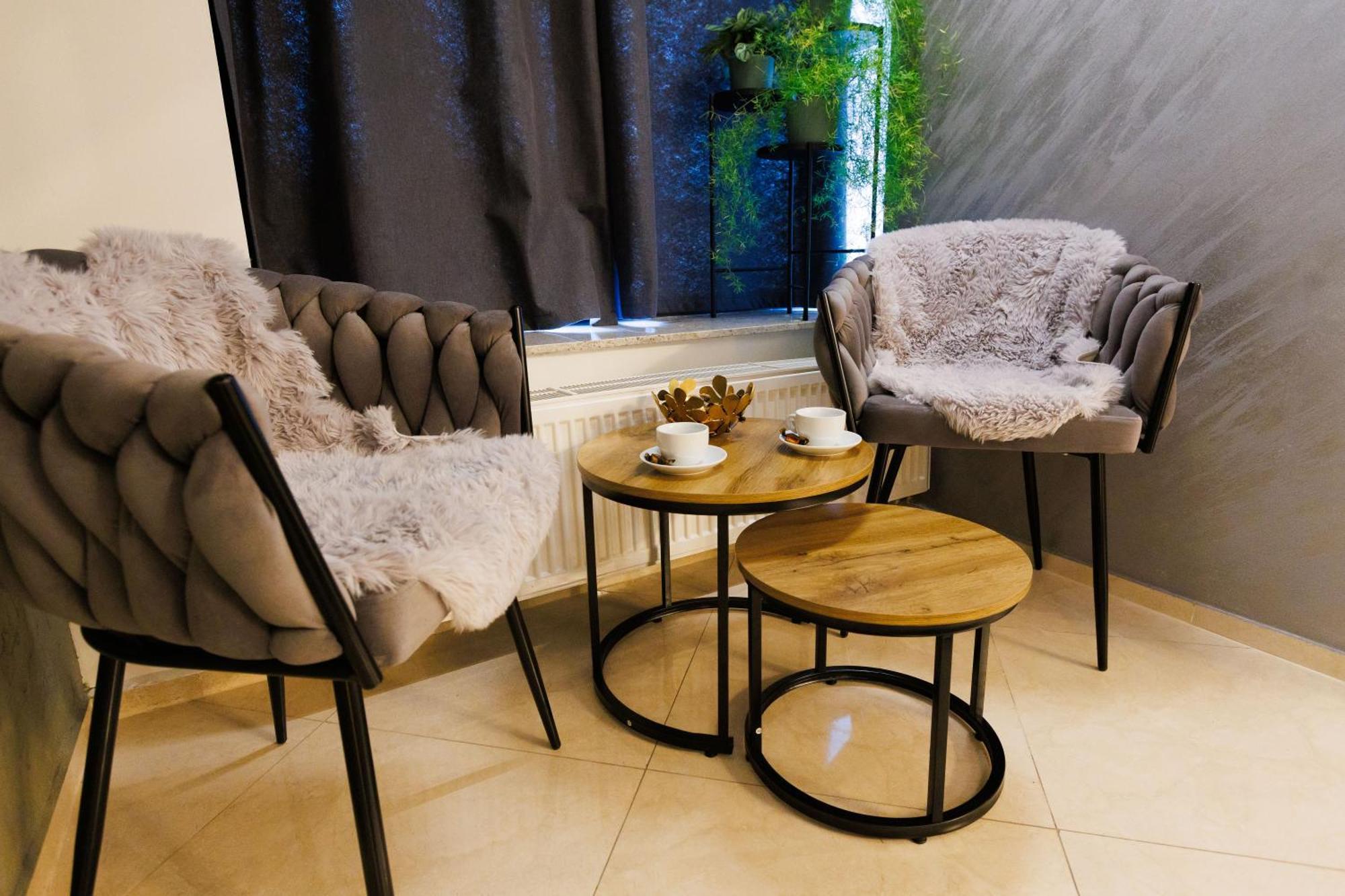 Leo Apartment Suite & Private Spa Zone - Old City Bratislava Exterior foto